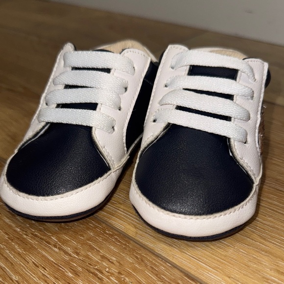 Baby Black and White Star Sneakers old money chic - Picture 3 of 4